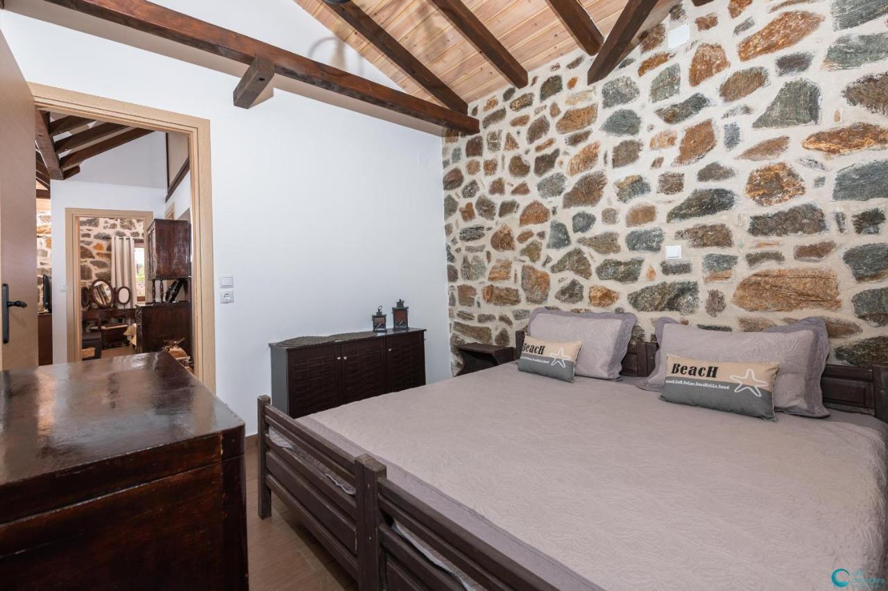 Villa Eleni'S Stone House Skala Potamia  Esterno foto