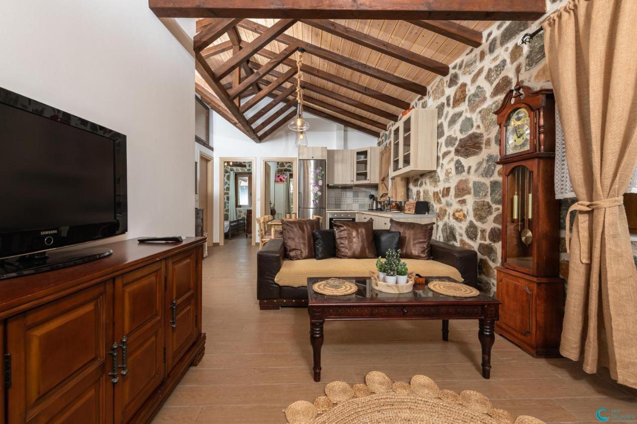 Villa Eleni'S Stone House Skala Potamia  Esterno foto