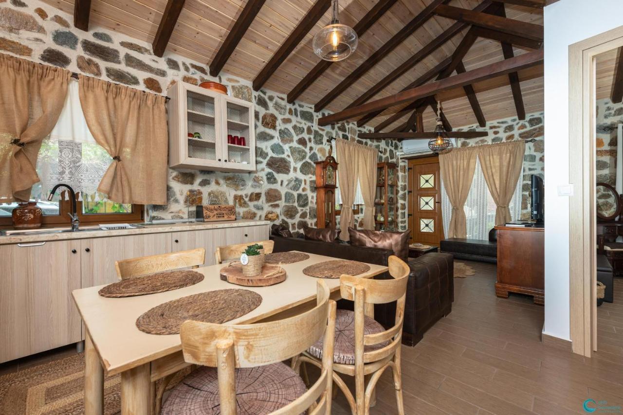 Villa Eleni'S Stone House Skala Potamia  Esterno foto