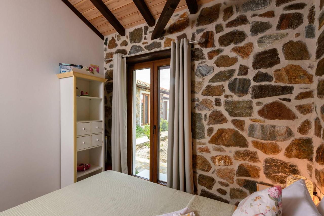 Villa Eleni'S Stone House Skala Potamia  Esterno foto