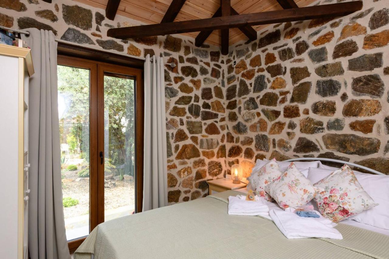 Villa Eleni'S Stone House Skala Potamia  Esterno foto